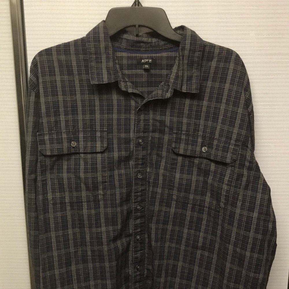 Apt 9 button down shirt with two chest pockets